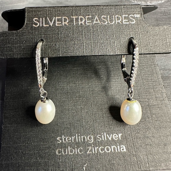 Silver Treasures sterling silver cubic zirconia stimulated pearl drop earrings - Picture 2 of 9